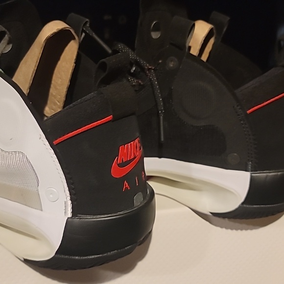 Shoes - Picture 6 of 9